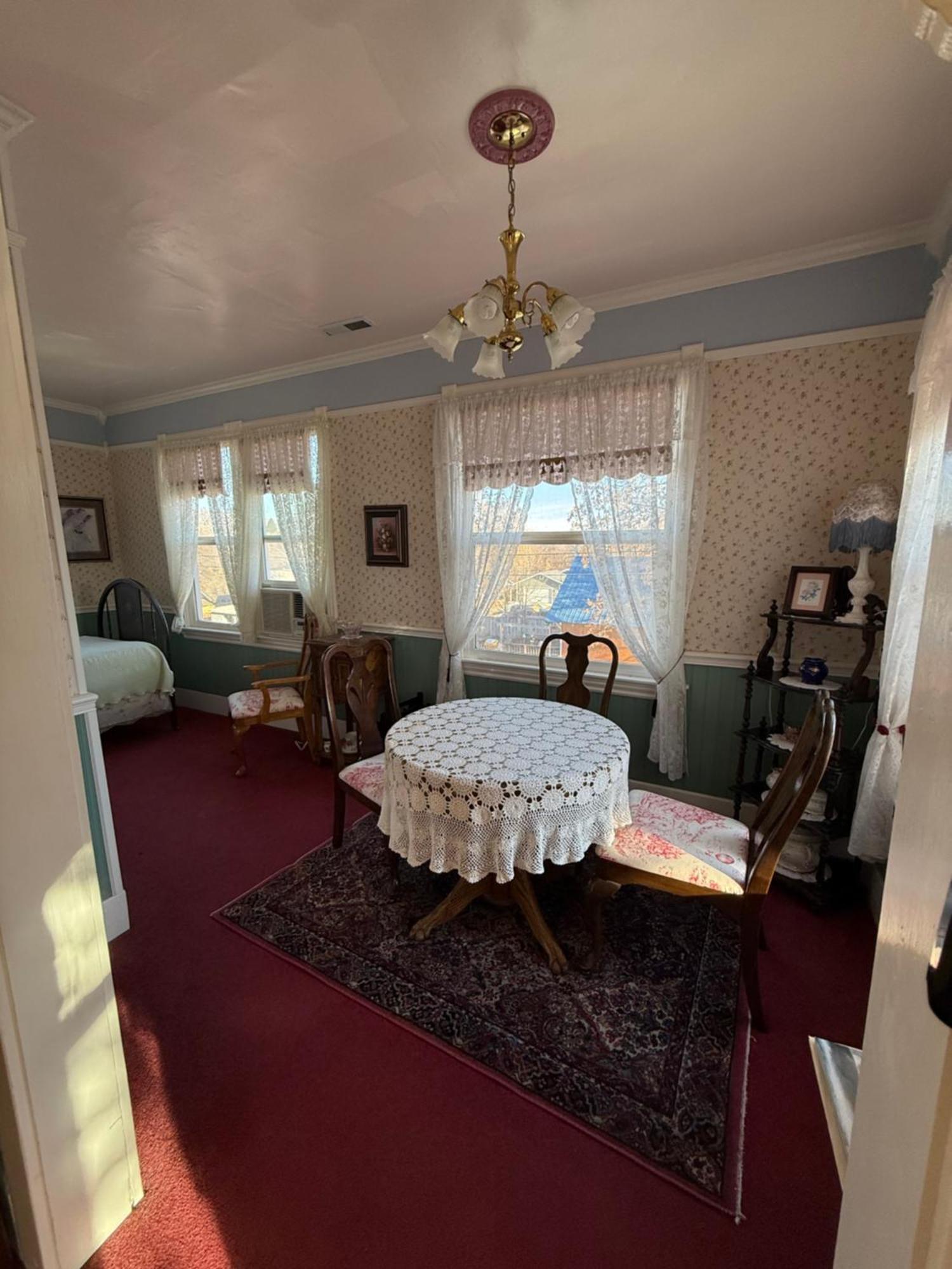 סוזאנוויל Roseberry House Bed And Breakfast מראה חיצוני תמונה
